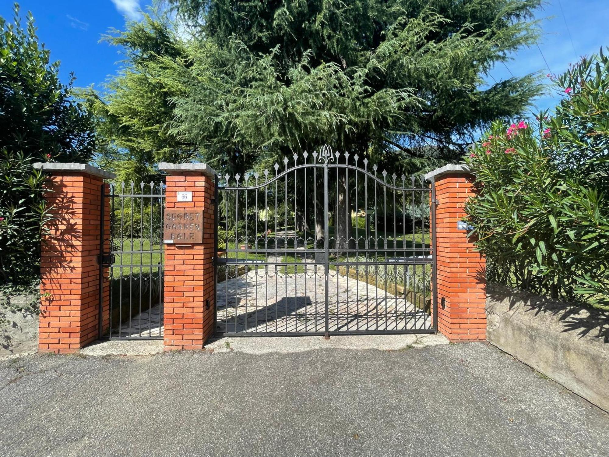 Secret Garden Egle Villa Caprino Veronese Eksteriør billede